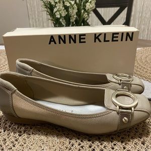 Gold Anne Klein flats size 8